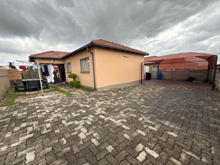 3 Bedroom Property for Sale in Waterval East North West